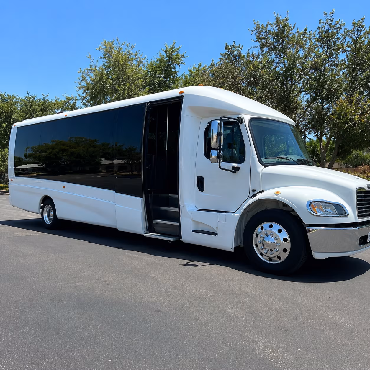 fan buses to lakers clippers and kings games from chino